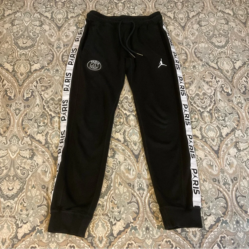 EUC Jordan x PSG Paris Saint Germain Fleece Jogger Pant BQ8348-010 Sz Medium